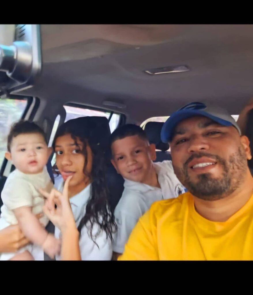 The late Gustavo Ibarra Marin and his children
